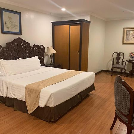 Crown Royale Hotel Balanga Eksteriør billede