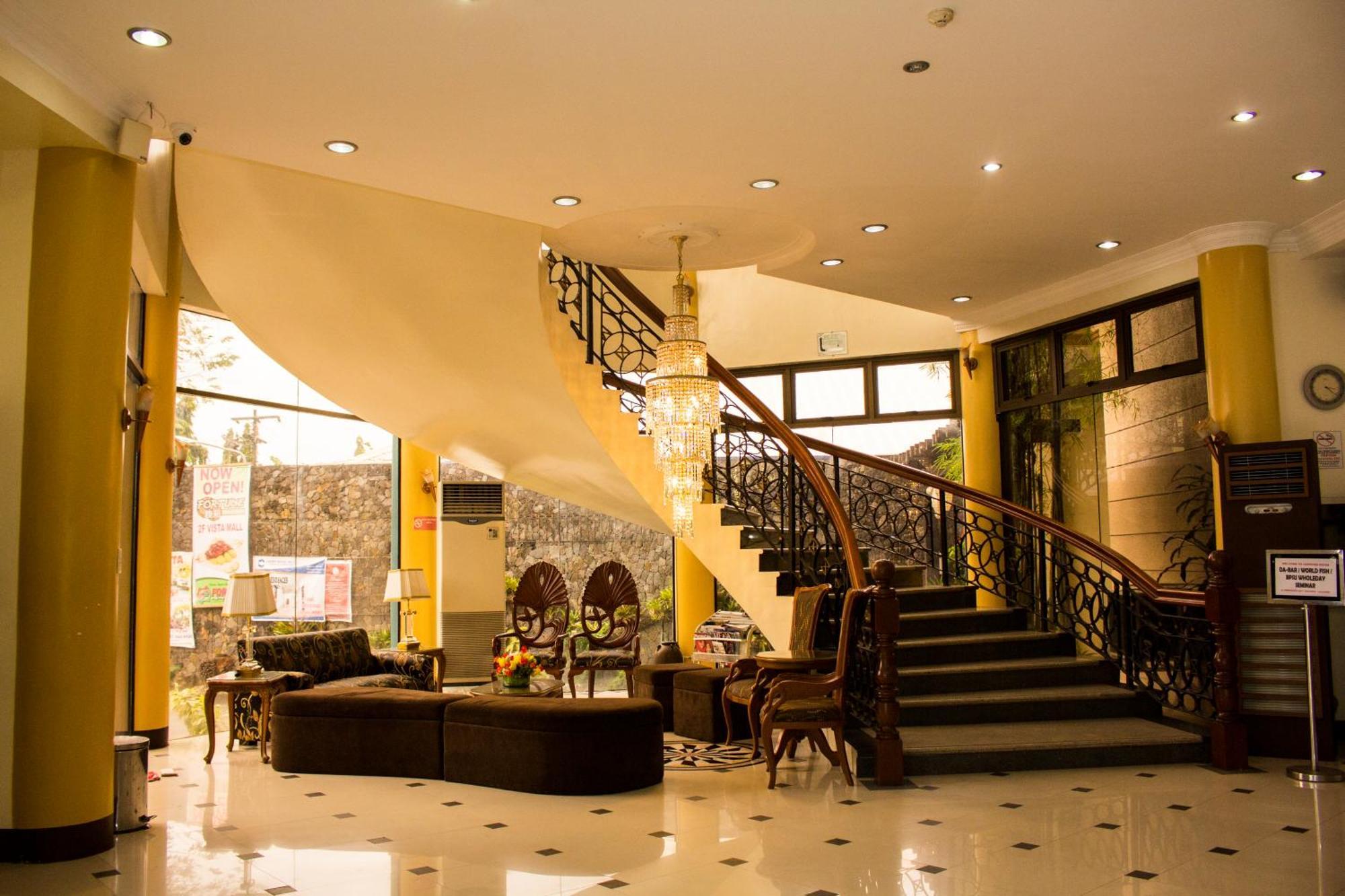 Crown Royale Hotel Balanga Eksteriør billede