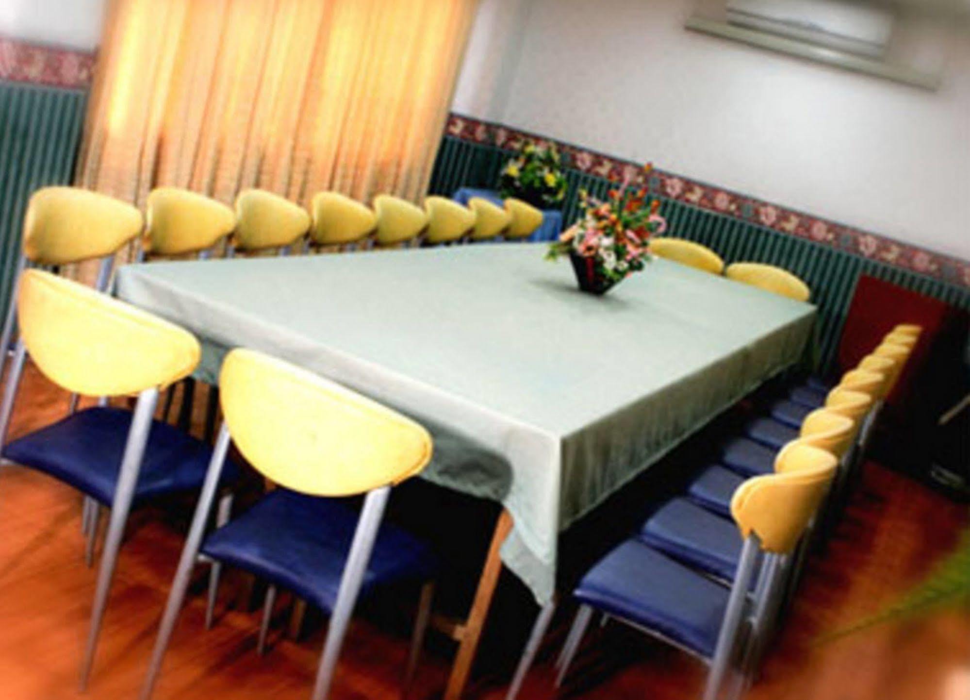Crown Royale Hotel Balanga Eksteriør billede